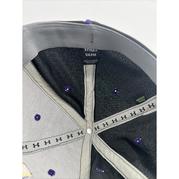 University Of Washington Huskies NCAA Under Armor Size Large Fitted Hat UW - Picture 11 of 11